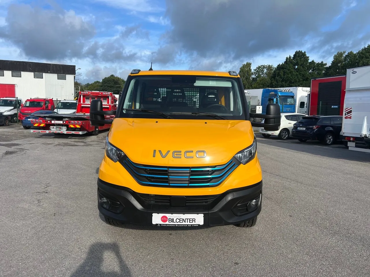 Vehicle image 9