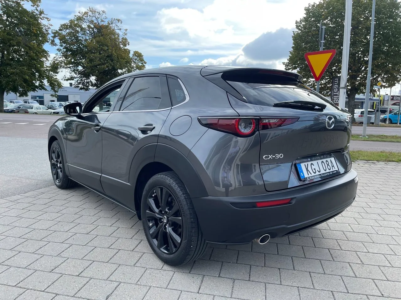 Vehicle image 6