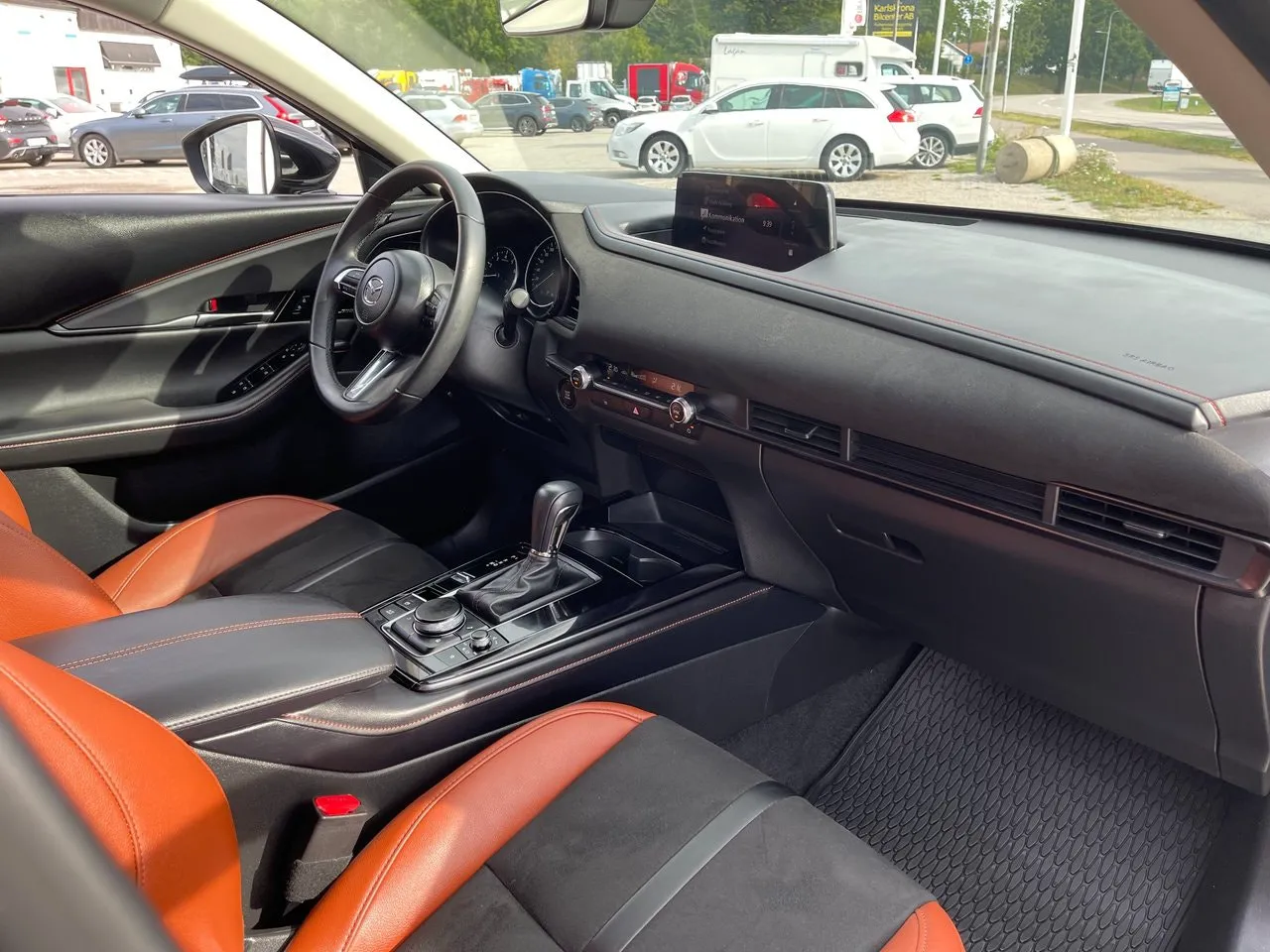 Vehicle image 18