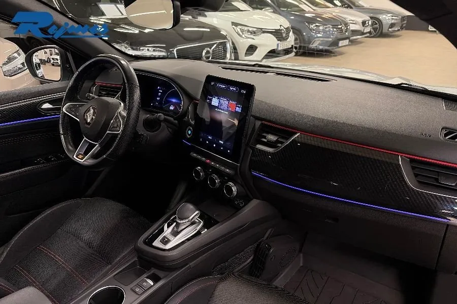 Vehicle image 32