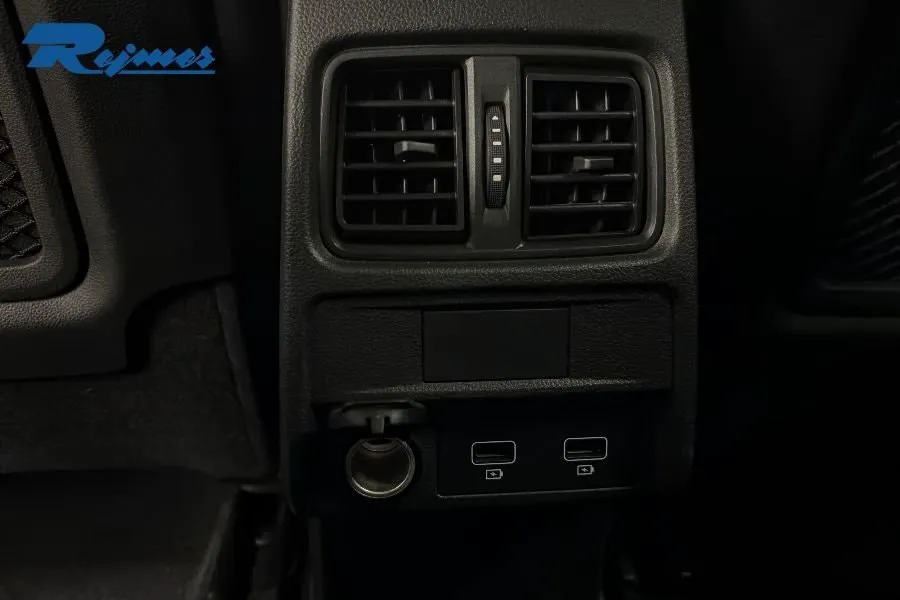 Vehicle image 29