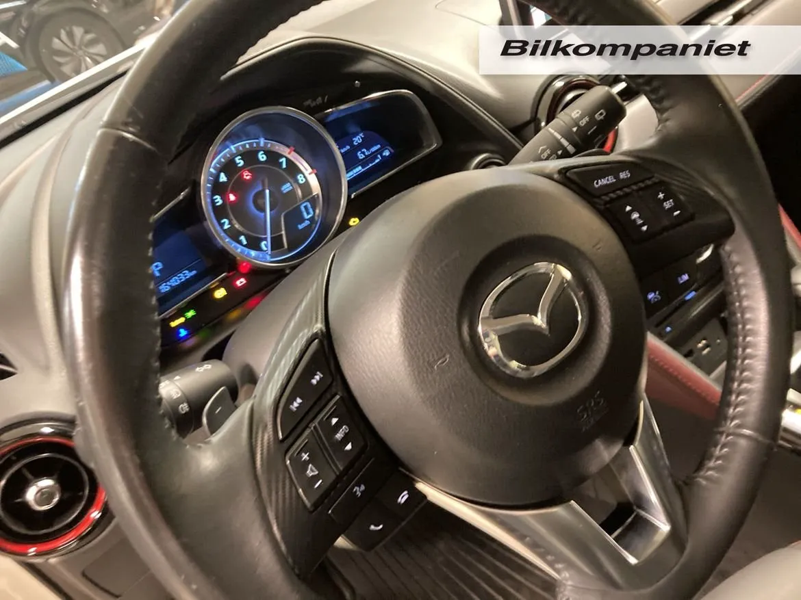 Vehicle image 11
