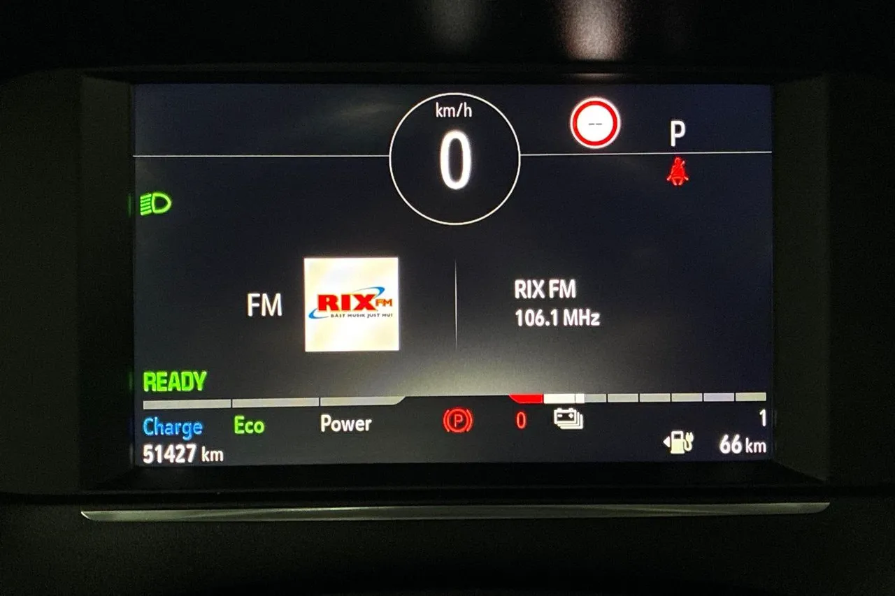 Vehicle image 18