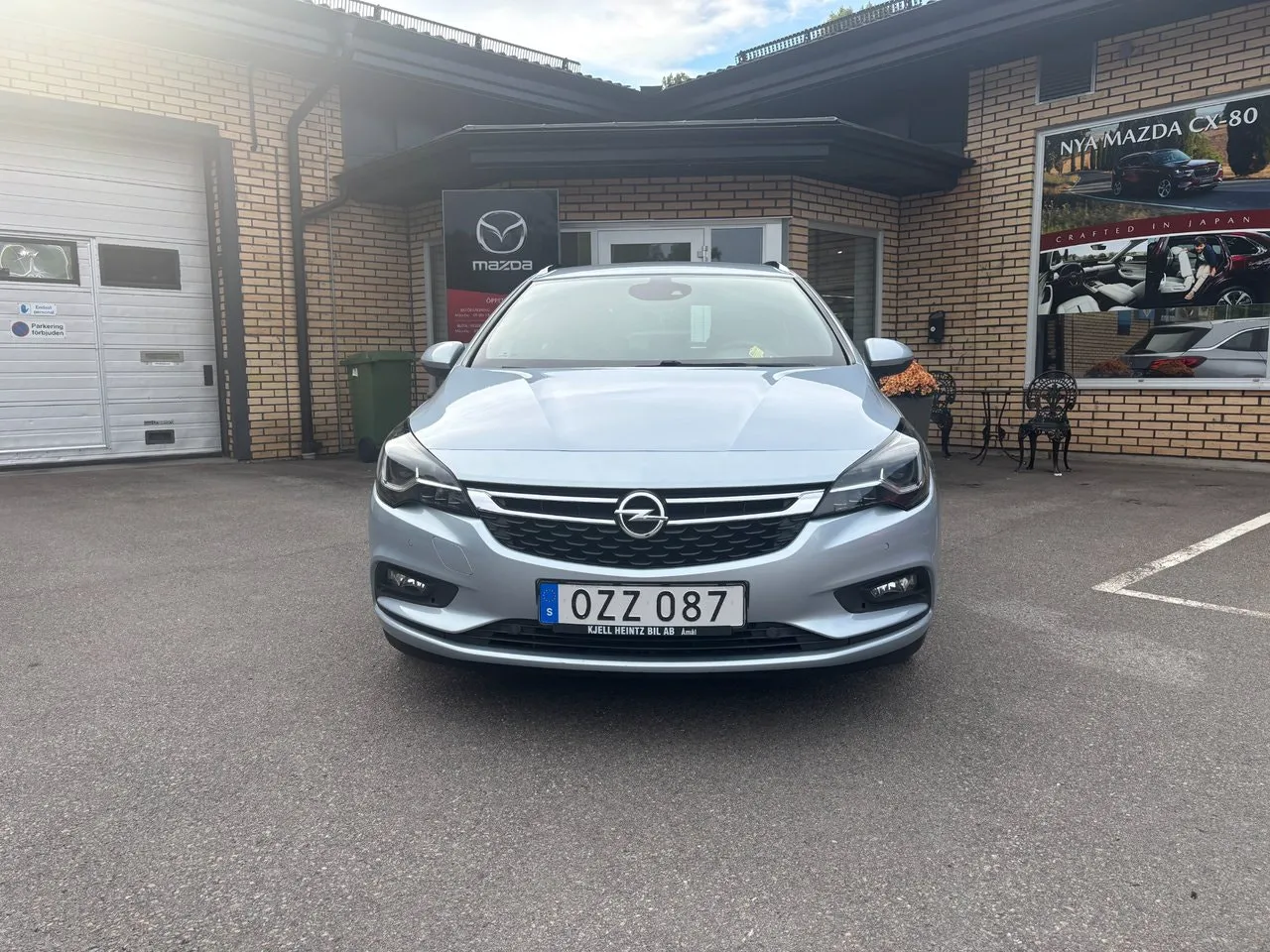 Vehicle image 7