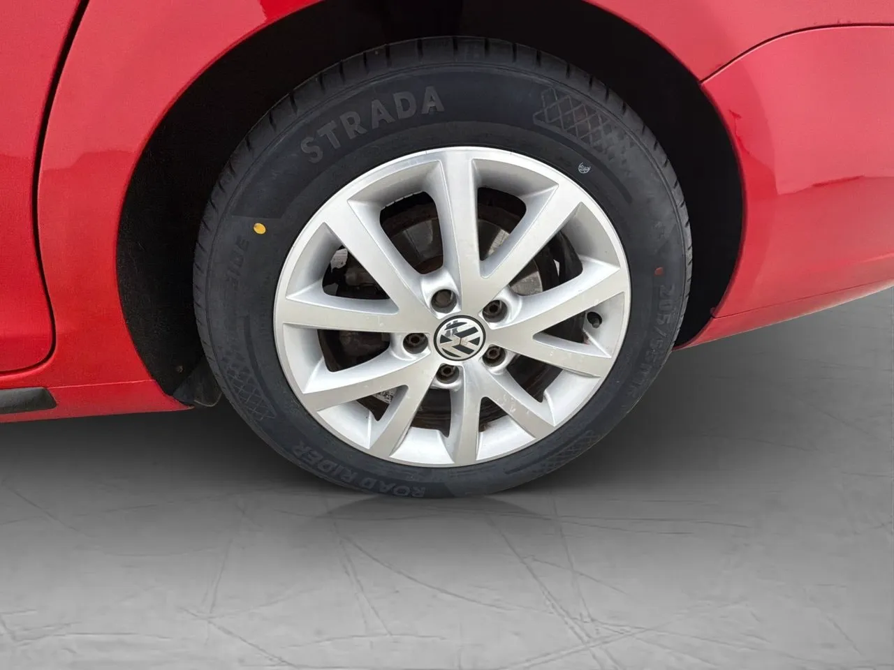 Vehicle image 25