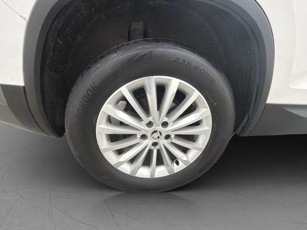 Vehicle image 30