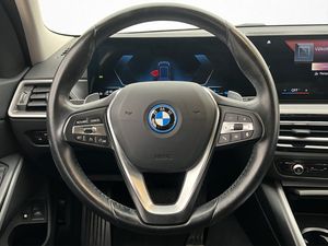 BMW 330 bild 11