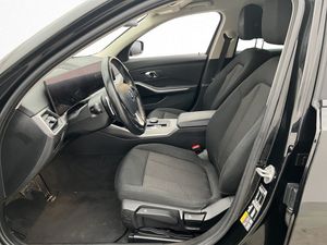 BMW 330 bild 9