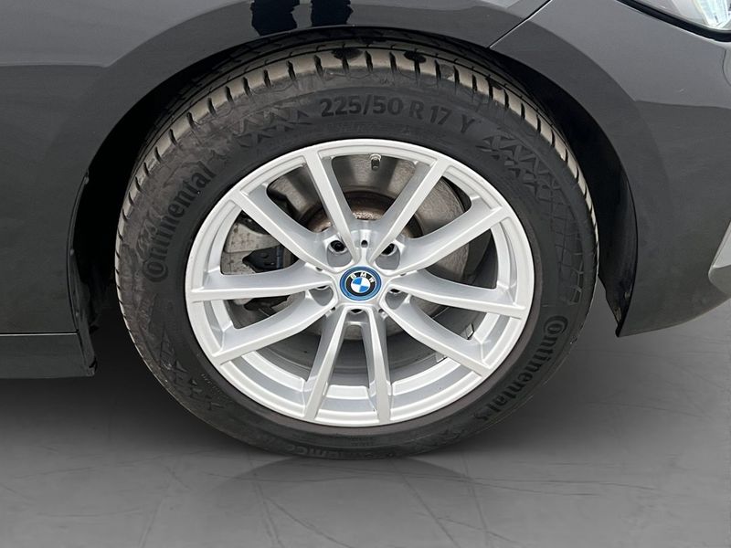 BMW 330 bild 35