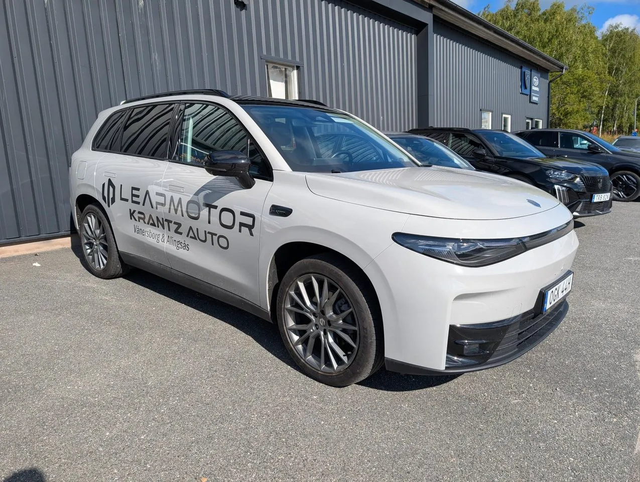 Vehicle image 3