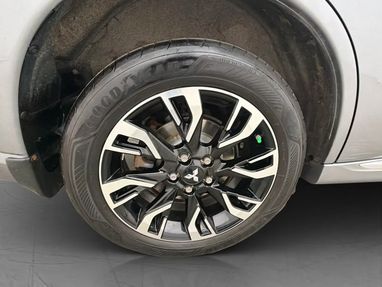 Vehicle image 30