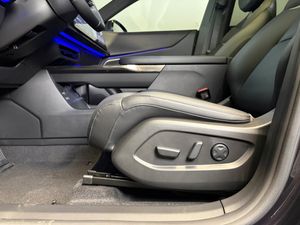 Mazda CX-6e bild 17
