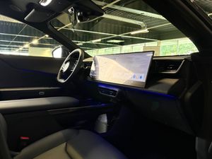 Mazda CX-6e bild 16