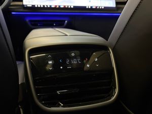 Mazda CX-6e bild 11