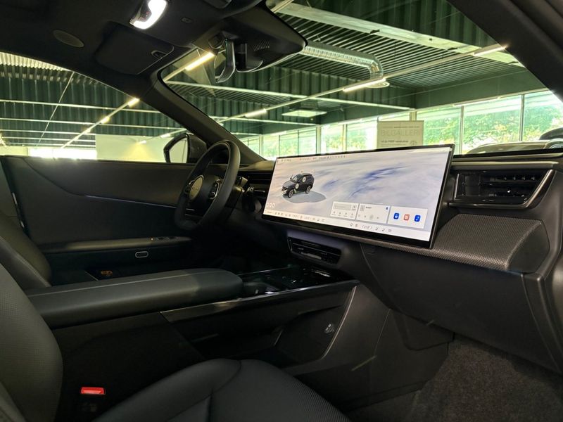 Mazda CX-6e bild 16