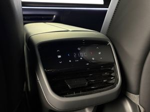Mazda CX-6e bild 12