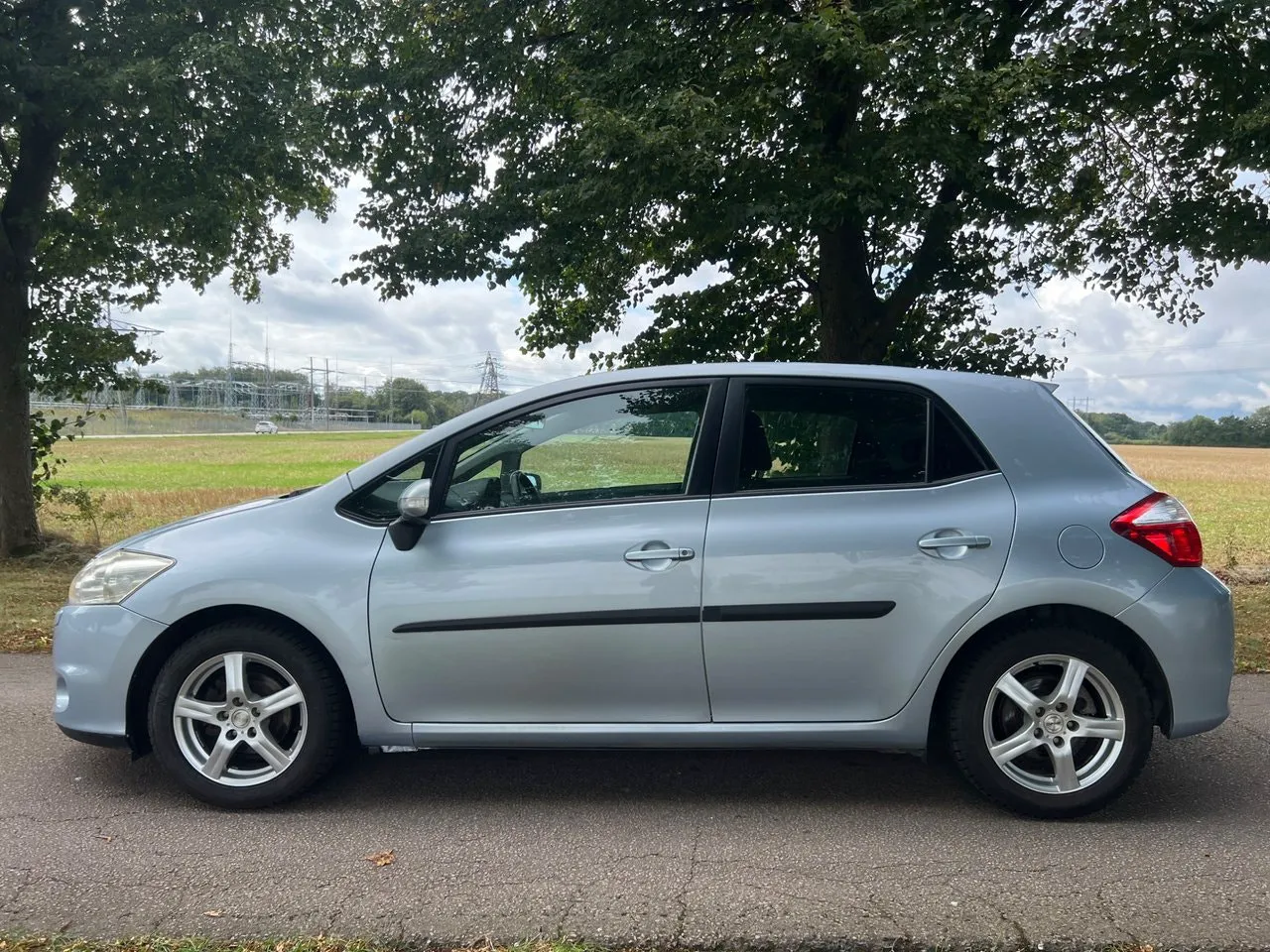 Vehicle image 4