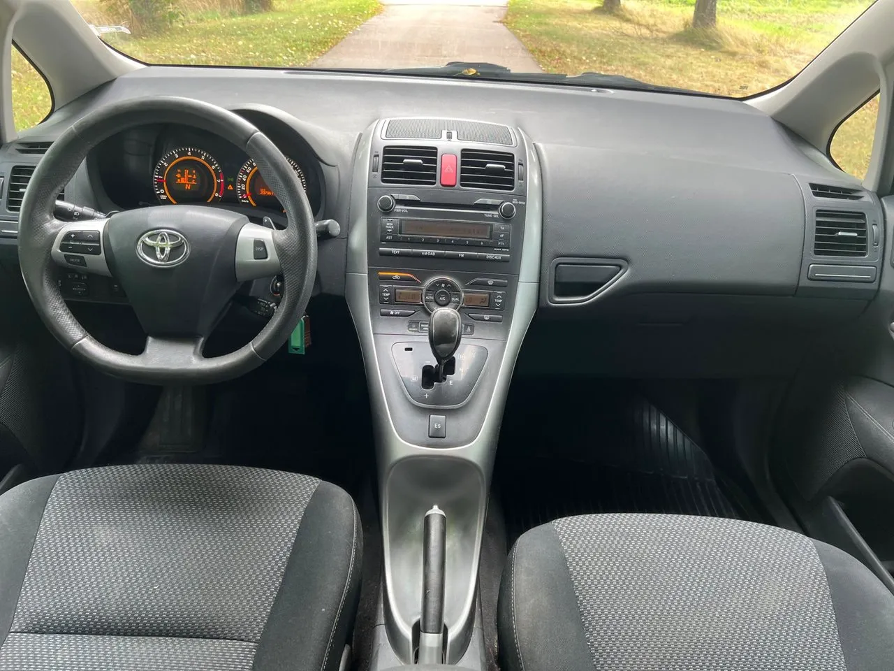 Vehicle image 8