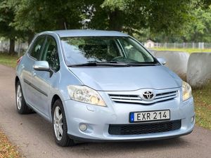Toyota Auris bild 1