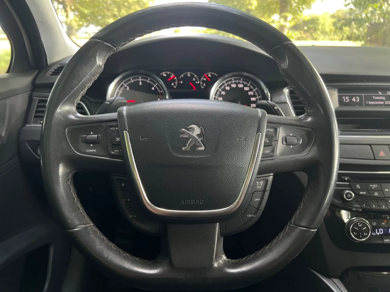 Vehicle image 14