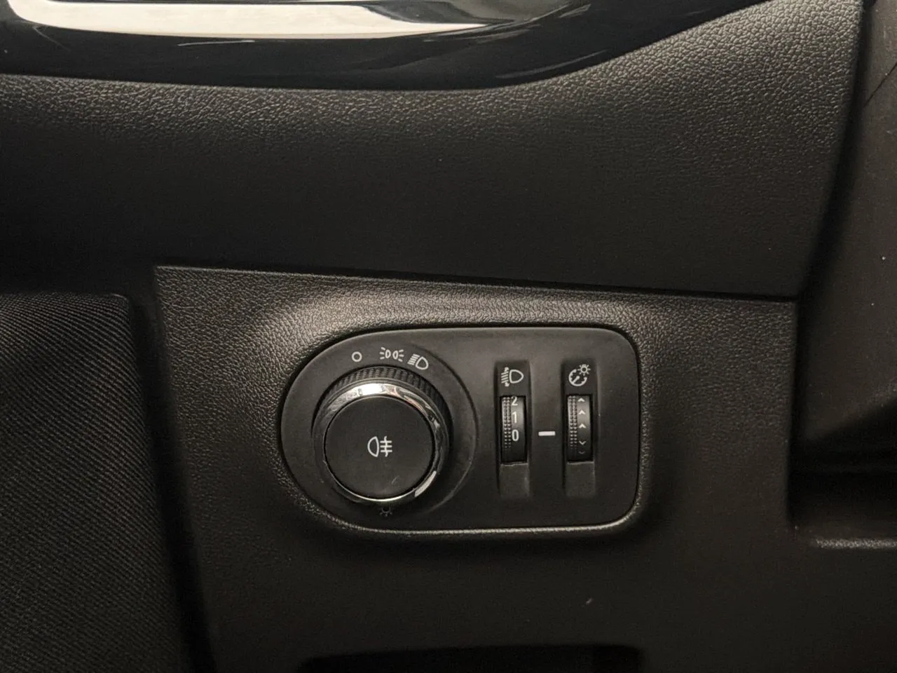 Vehicle image 27