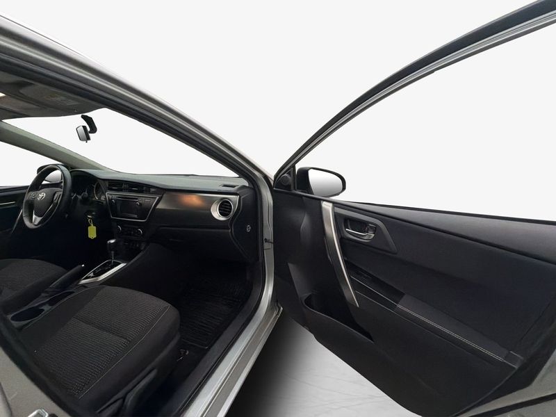 Toyota Auris bild 24