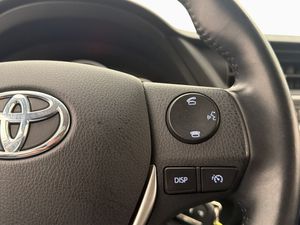 Toyota Auris bild 17