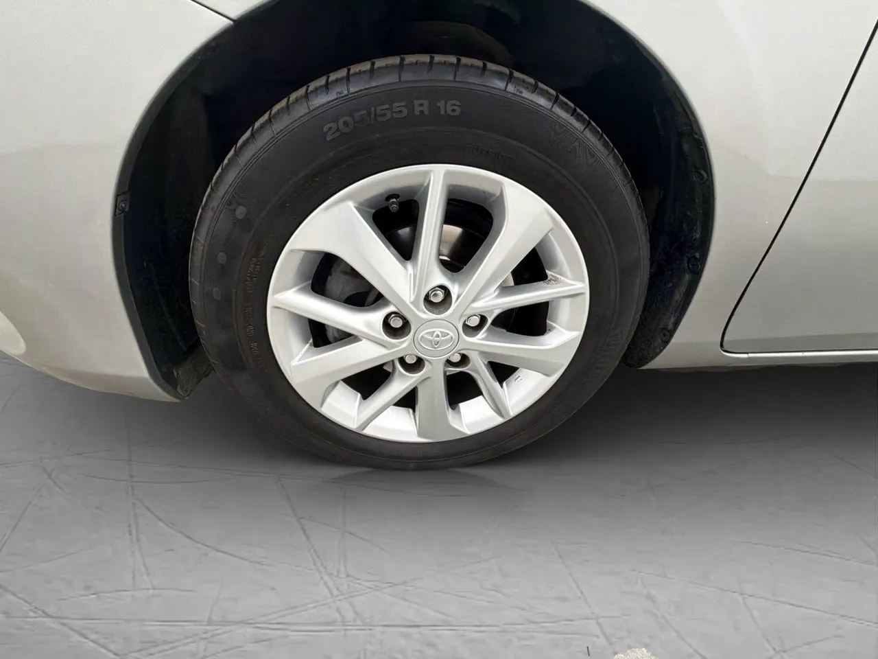 Vehicle image 15