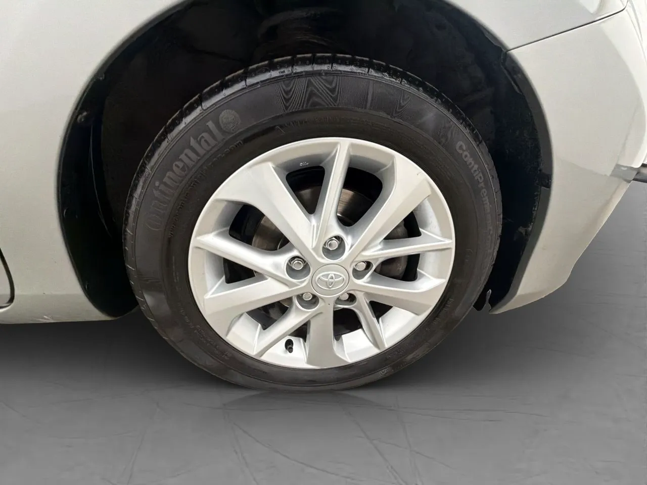 Vehicle image 18