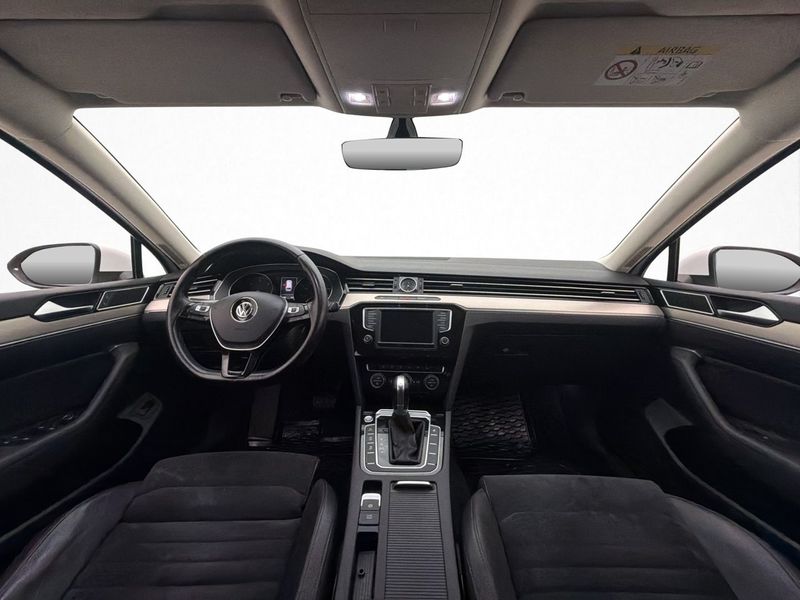 Volkswagen Passat bild 13
