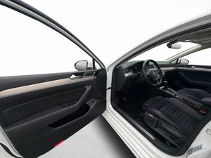 Volkswagen Passat bild 11