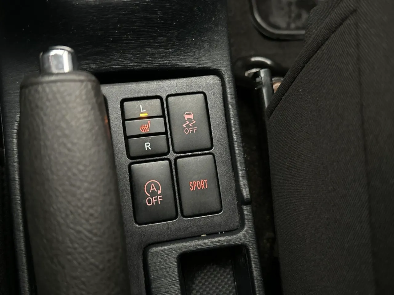 Vehicle image 26