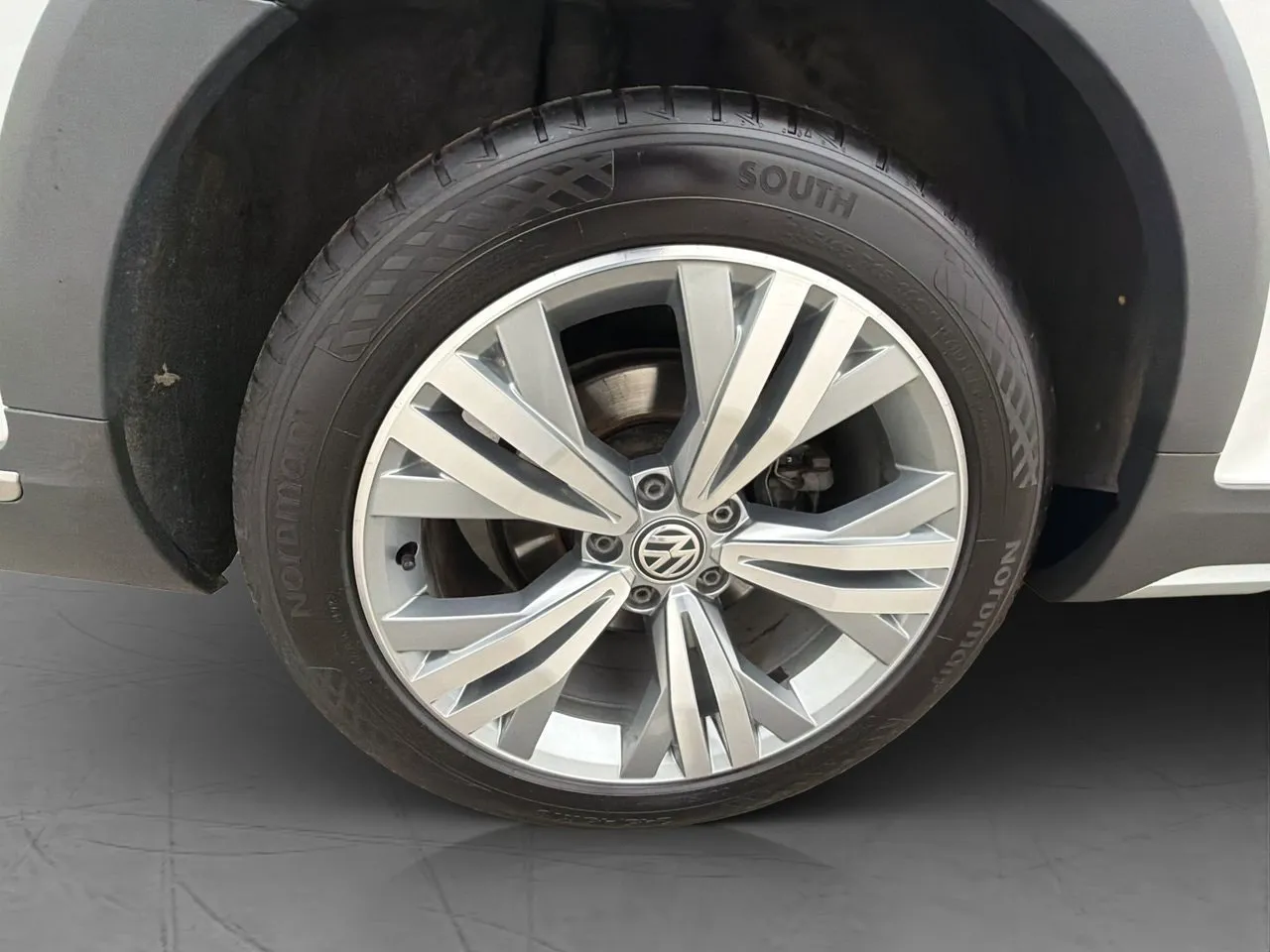 Vehicle image 32