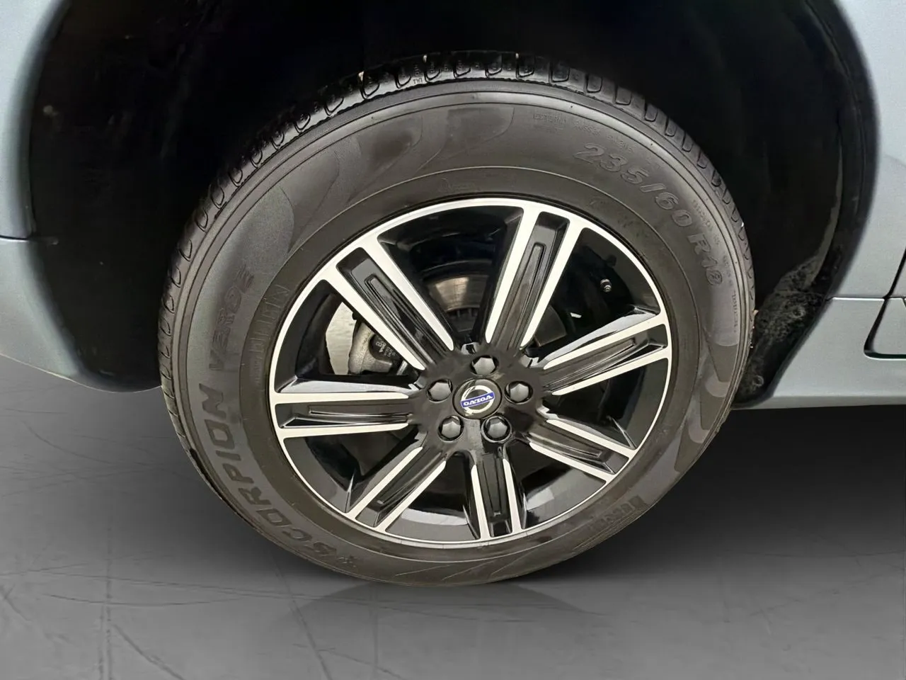 Vehicle image 33