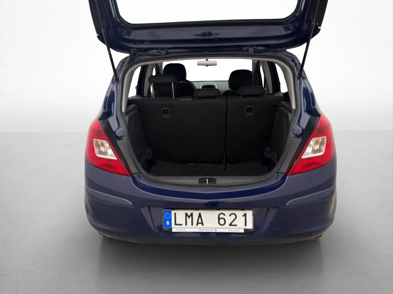 Vehicle image 16