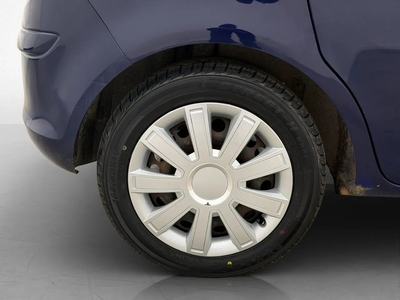 Vehicle image 20