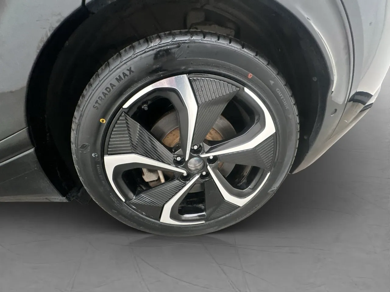 Vehicle image 35