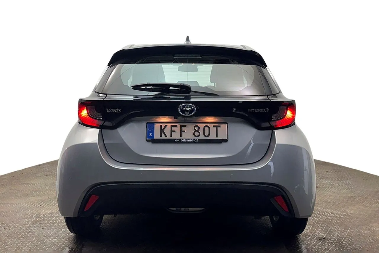 Vehicle image 6