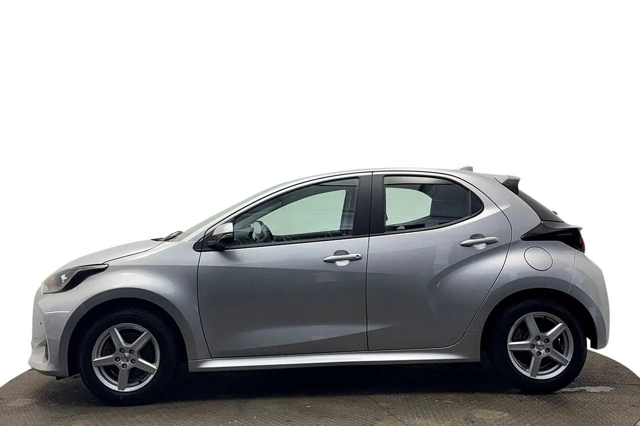 Vehicle image 9