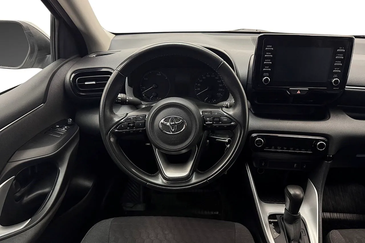 Vehicle image 16