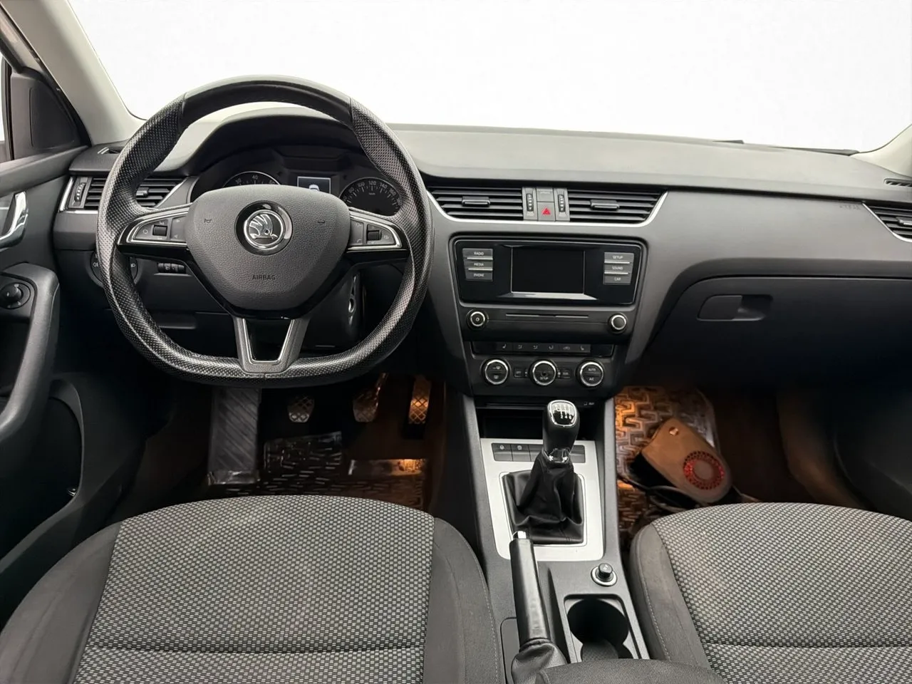 Vehicle image 18