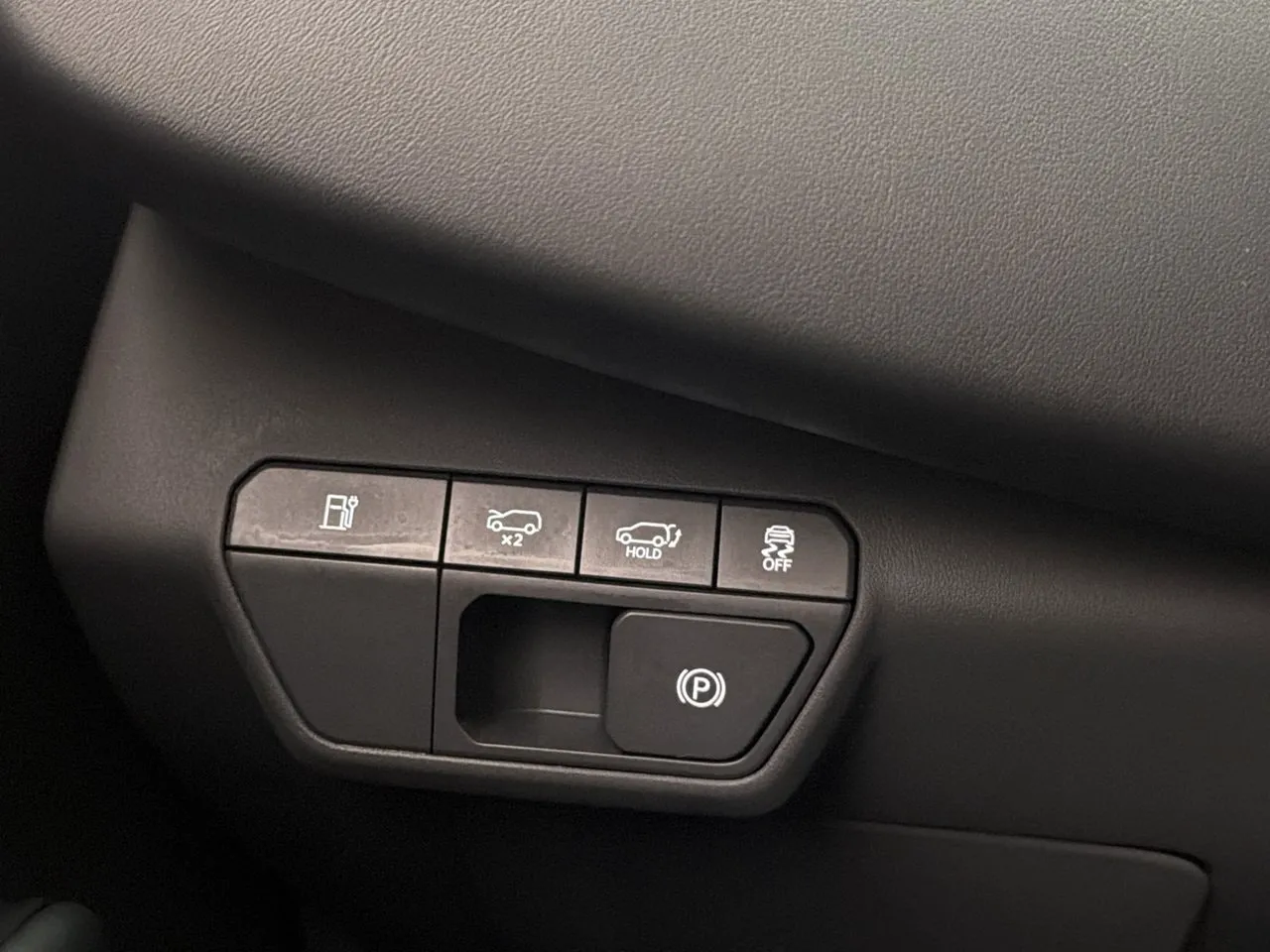 Vehicle image 32