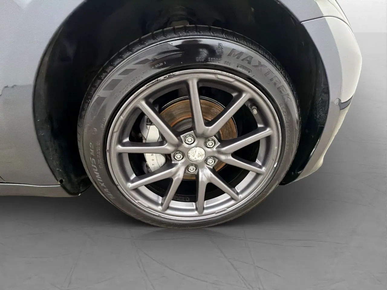 Vehicle image 32