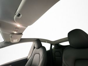 Tesla Model Y bild 13