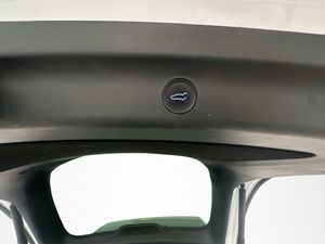 Tesla Model Y bild 30