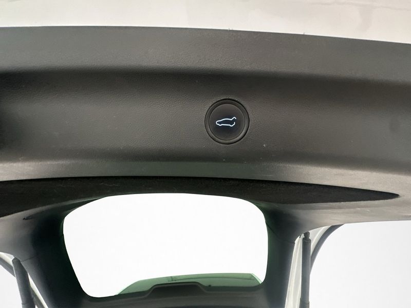 Tesla Model Y bild 30