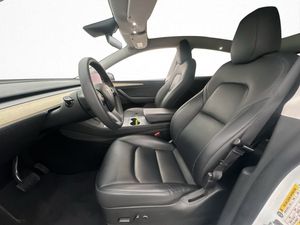 Tesla Model Y bild 12