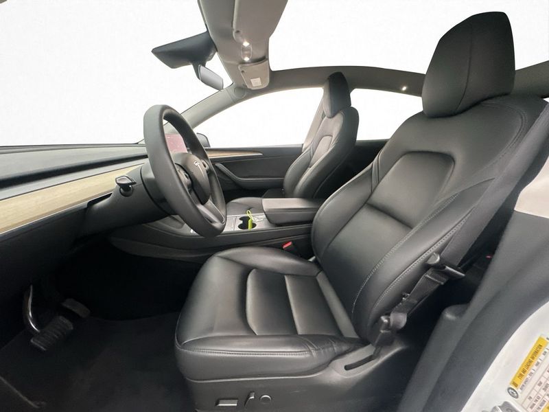 Tesla Model Y bild 12