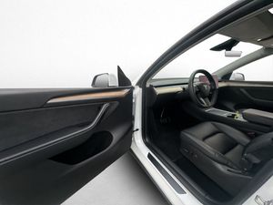 Tesla Model Y bild 11