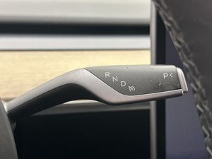 Tesla Model Y bild 17